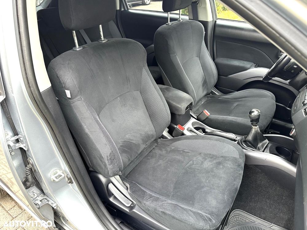 Mitsubishi Outlander 2.2 DI-D Intense + - 12