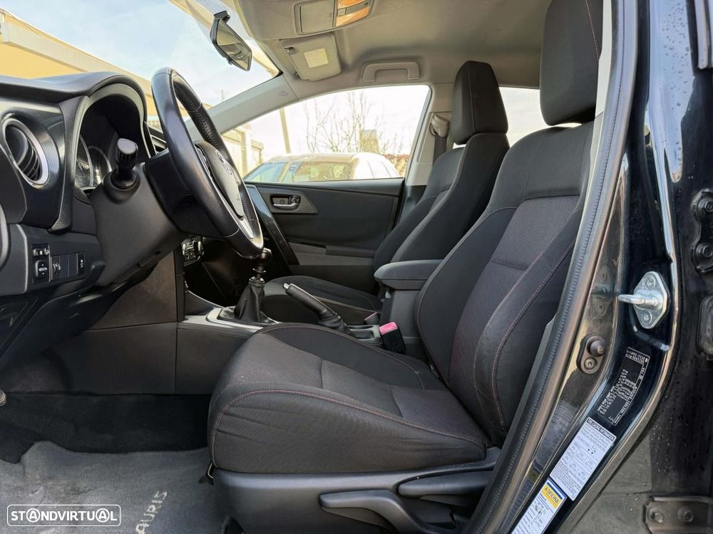 Toyota Auris 1.4 D-4D Exclusive - 13