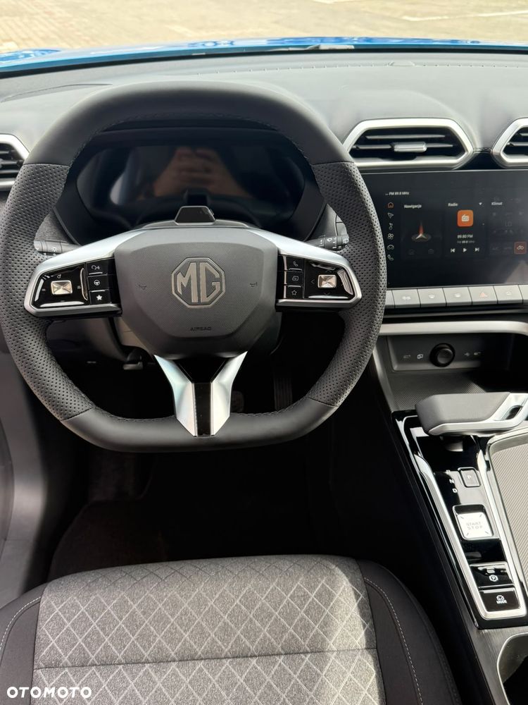 MG ZS Hybrid+ Standard - 11