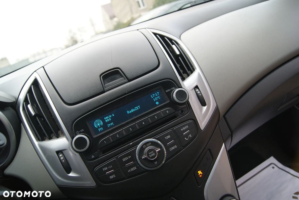 Chevrolet Cruze 1.6 LS - 23