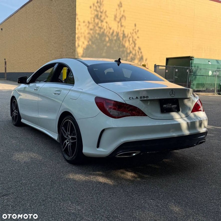 Mercedes-Benz CLA 250 4-Matic AMG Line - 19