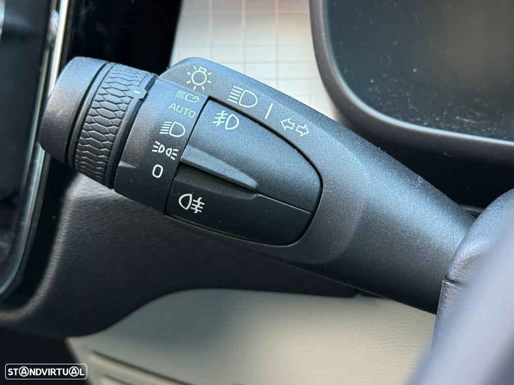 Volvo XC 40 2.0 D3 Momentum Plus Geartronic - 30
