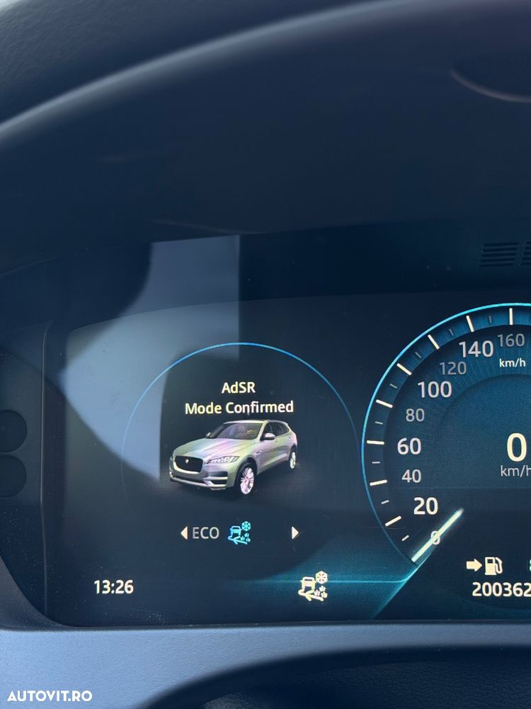 Jaguar F-Pace 30d AWD R-Sport - 38