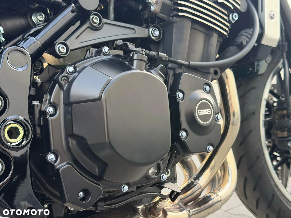 Kawasaki Z 900 RS - 16