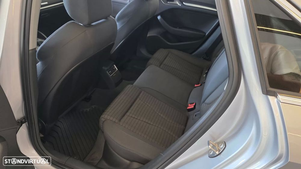 Audi A3 Limousine 1.6 TDI S-line - 45