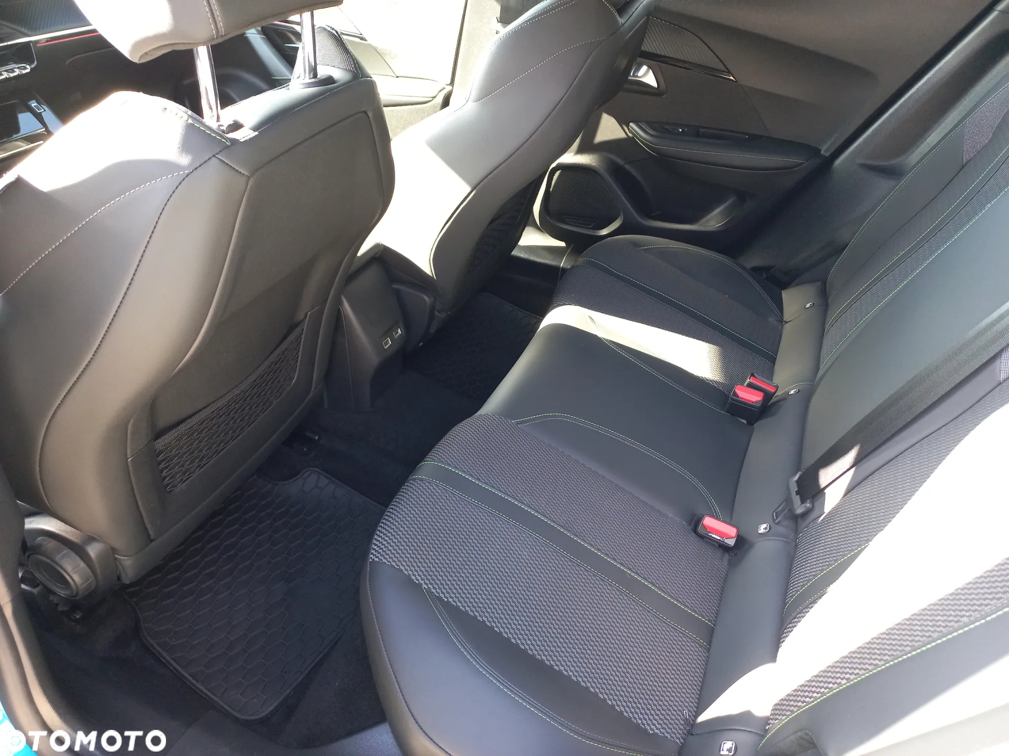 Peugeot 2008 1.2 PureTech GT S&S EAT8 - 11
