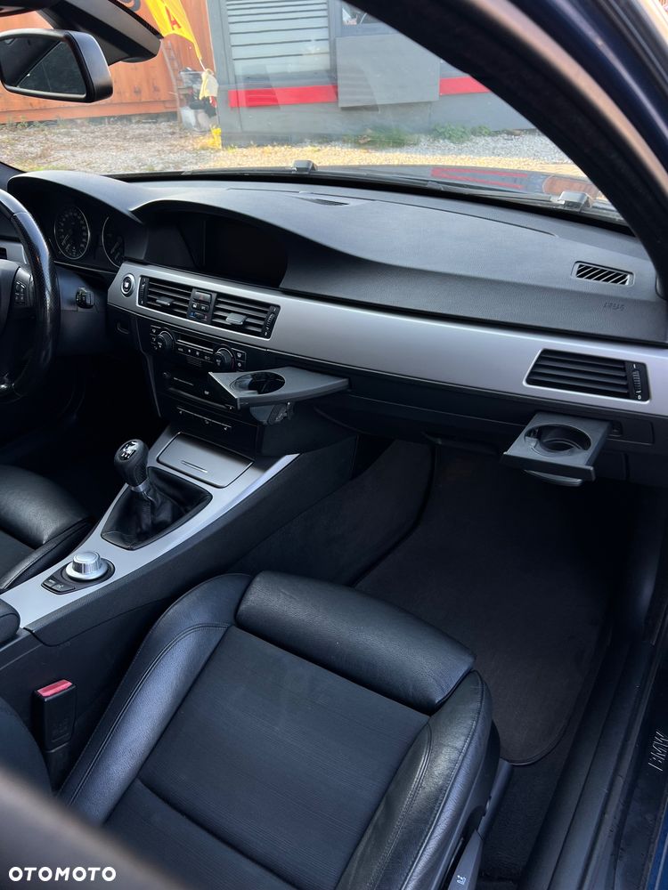 BMW Seria 3 330xd - 24
