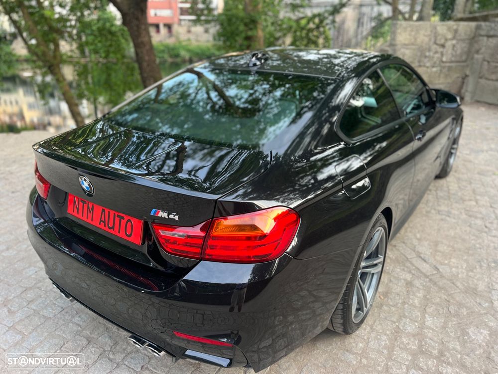 BMW M4 Coupe DKG - 10