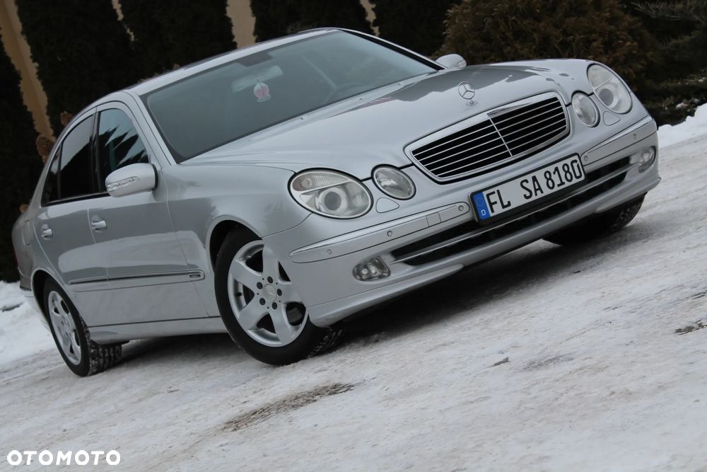Mercedes-Benz Klasa E 240 4Matic Avantgarde - 3