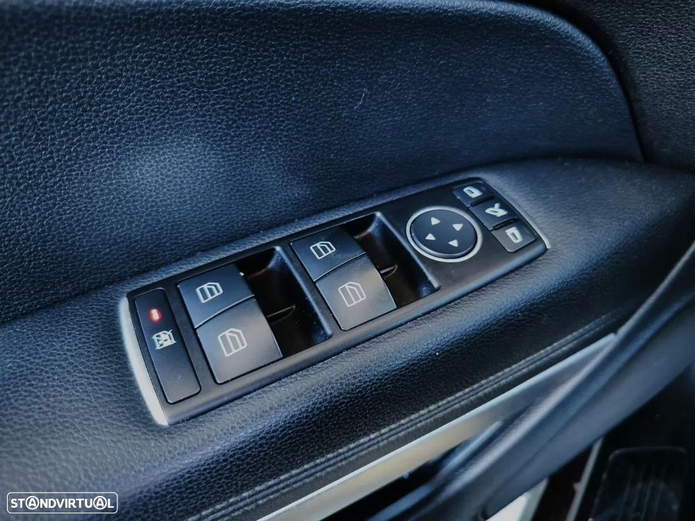Mercedes-Benz E 250 CDi Avantgarde BlueEfficiency Auto - 42