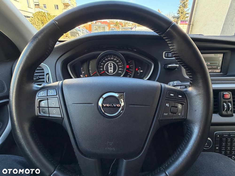 Volvo V40 D2 Drive-E Momentum - 26