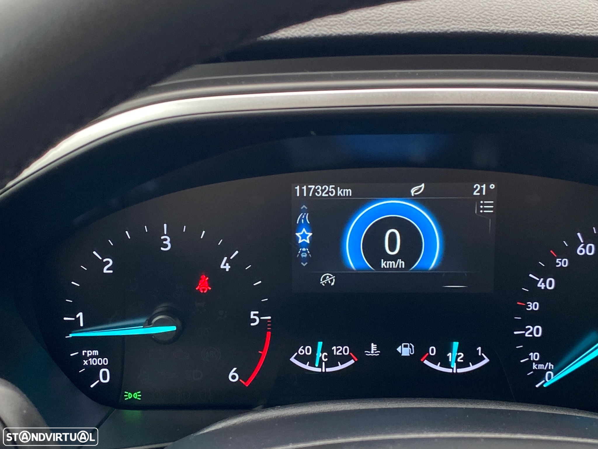 Ford Focus SW 1.5 EcoBlue S&S TITANIUM DESIGN - 43