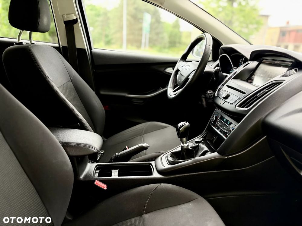 Ford Focus 1.0 EcoBoost Titanium - 10