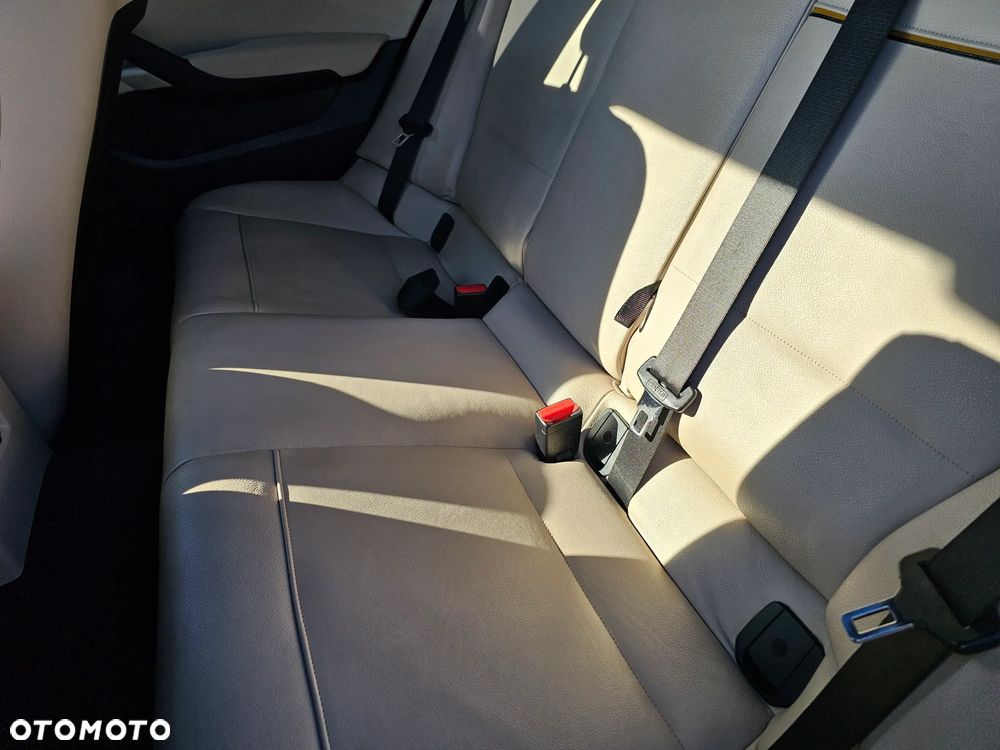 BMW X1 xDrive20i - 22