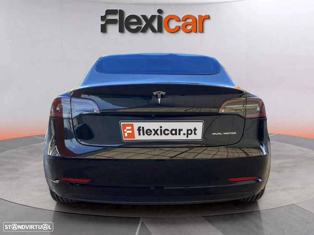 Tesla Model 3 - 8