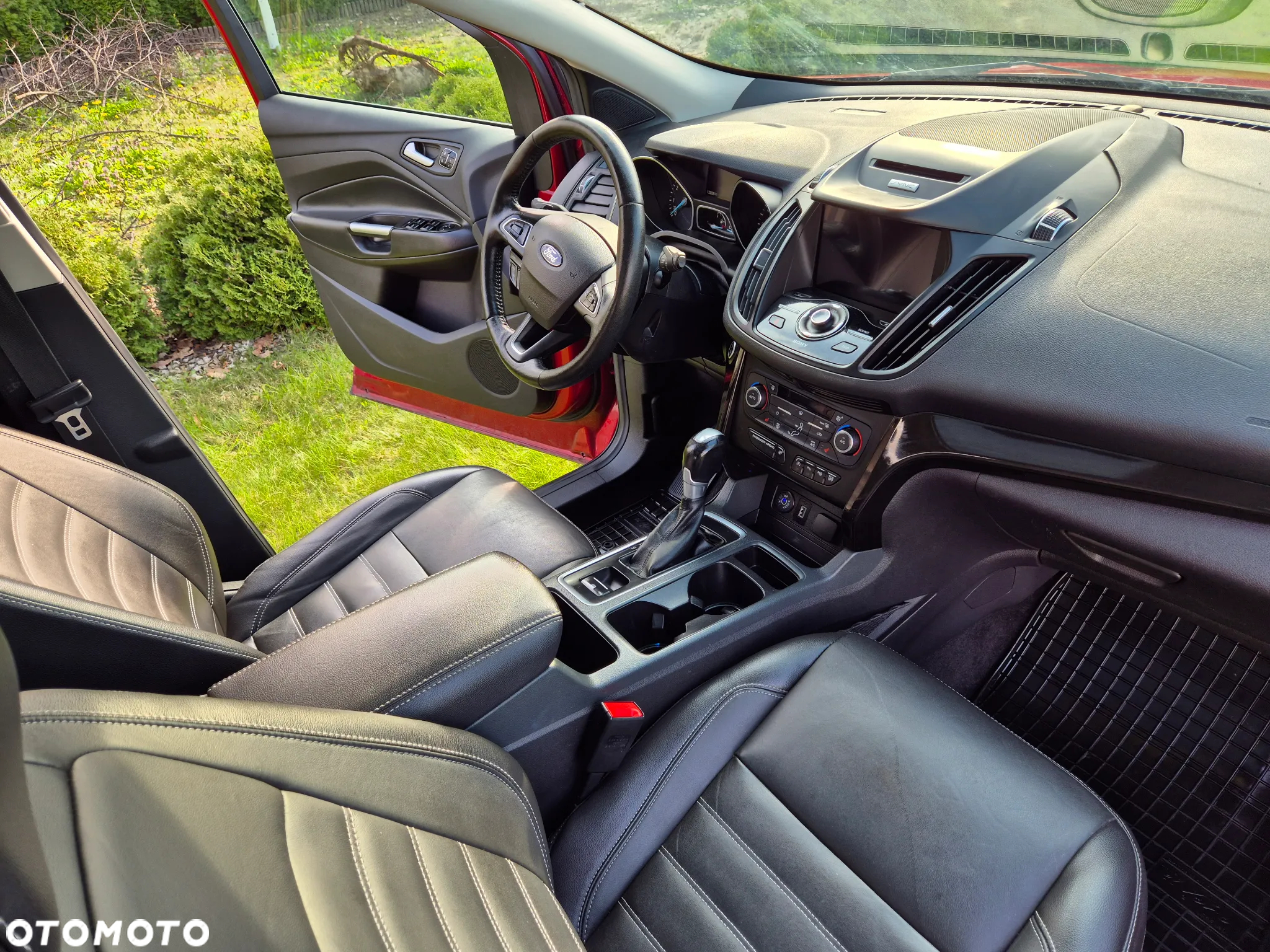 Ford Escape 2.0 EcoBoost AWD Titanium - 25