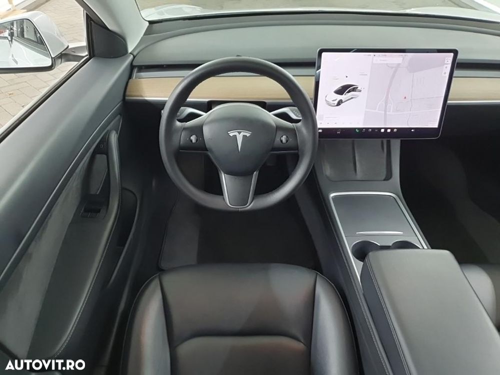 Tesla Model 3 - 13
