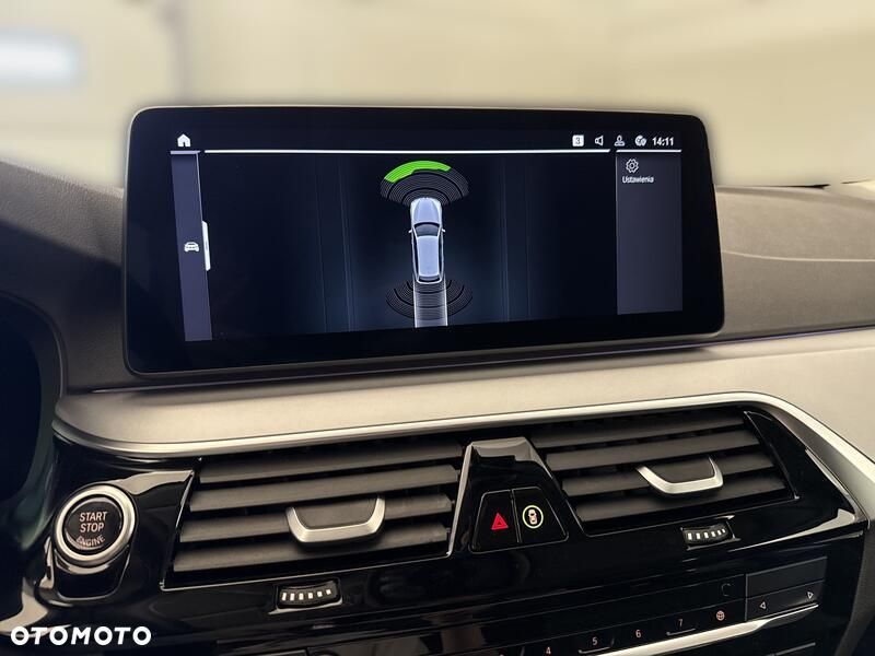 BMW Seria 5 518d mHEV - 16