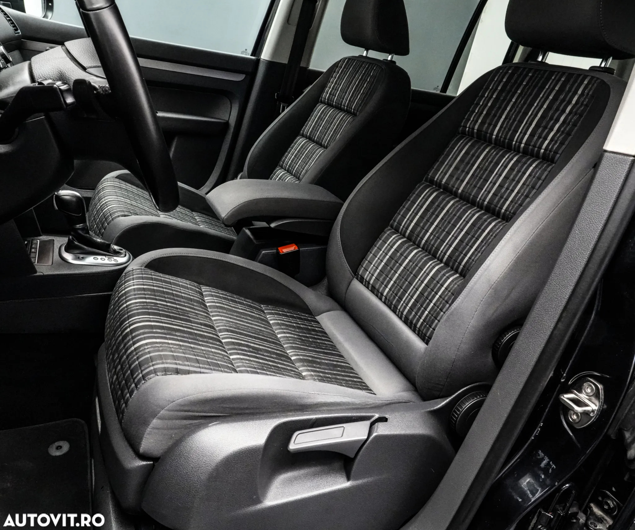 Volkswagen Touran Cross 2.0 TDI DSG - 13