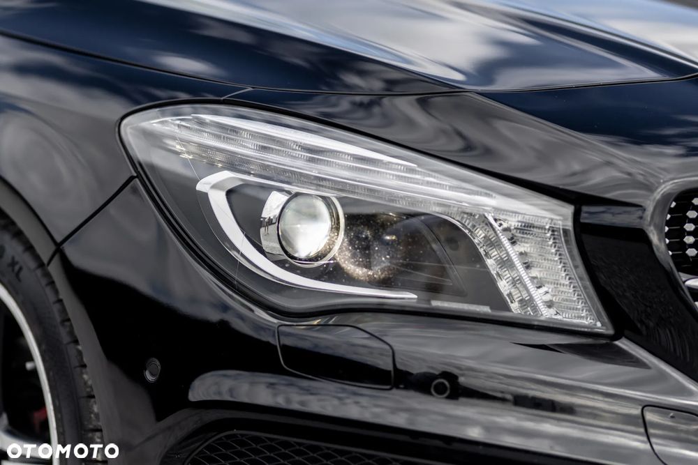 Mercedes-Benz CLA 250 4Matic 7G-DCT Sport - 23