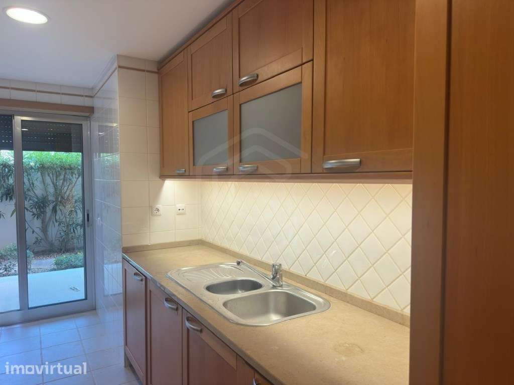 Apartamento T2 num excelente condomínio privado, Vilamoura, Algarve - Grande imagem: 2/17
