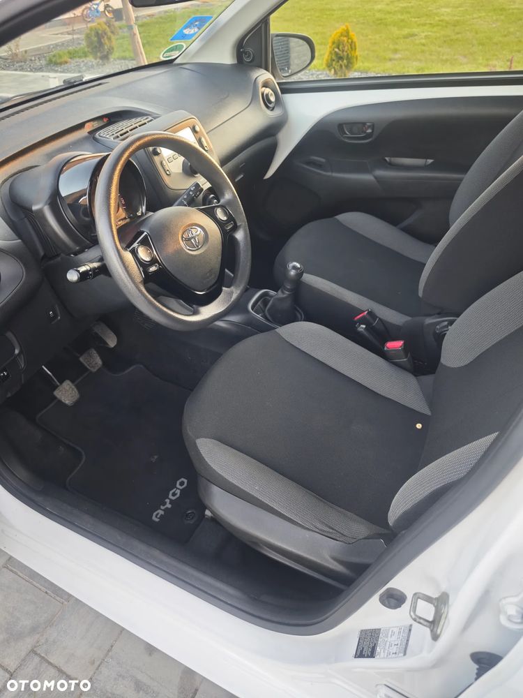 Toyota Aygo x-business - 10