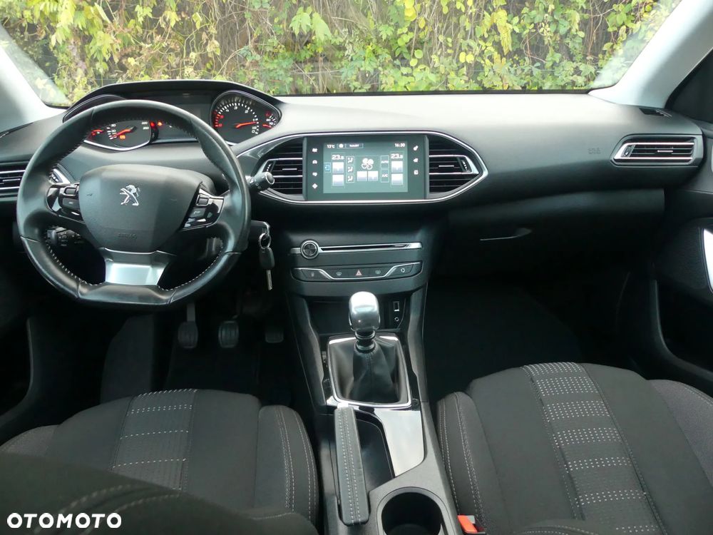 Peugeot 308 - 23