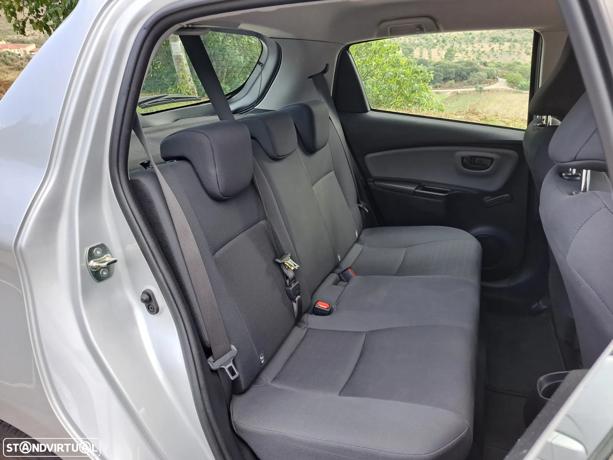 Toyota Yaris 1.5 HSD Comfort - 25