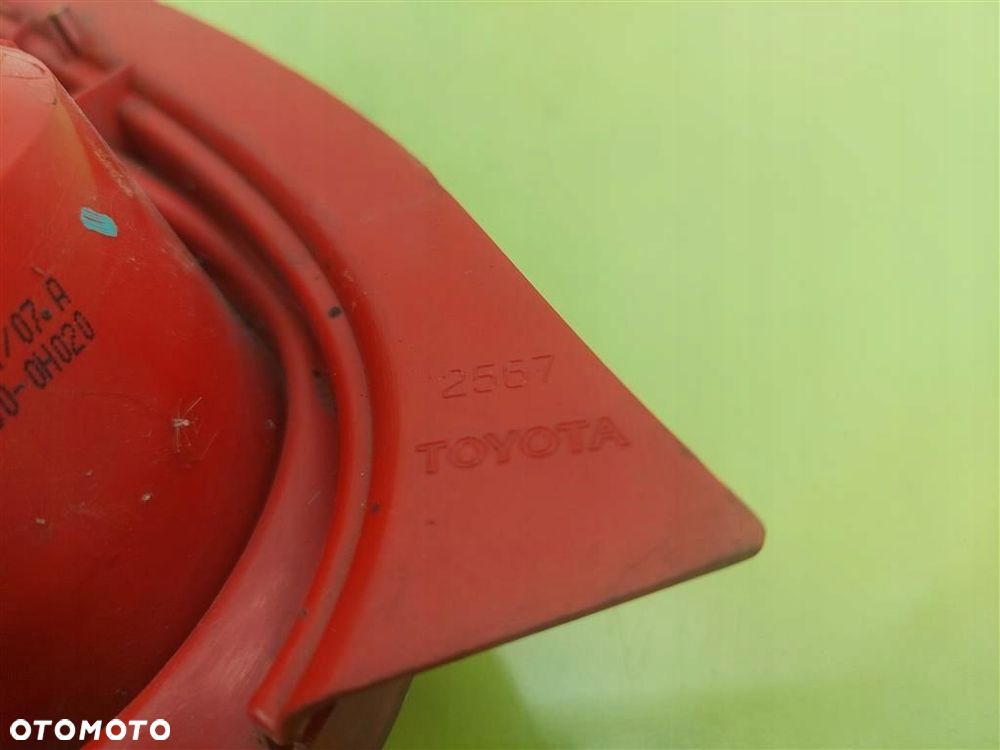 Lampa prawa tylna tył Toyota Aygo I 2005-2014 815500H020 ORYGINAŁ - 2