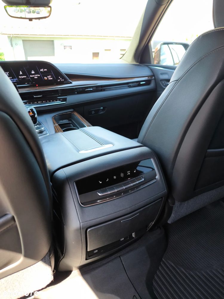 Cadillac Escalade - 14
