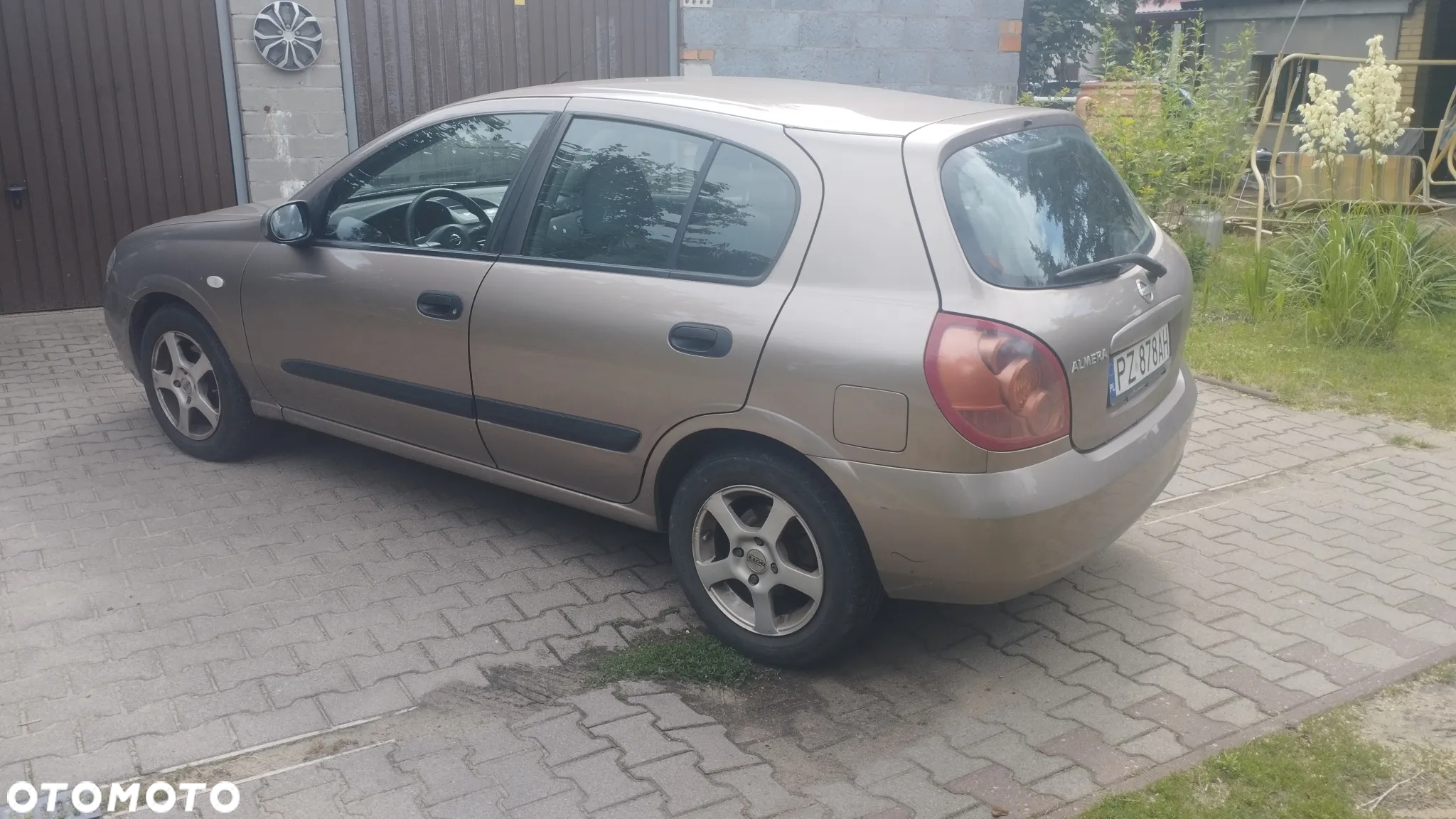 Nissan Almera - 2