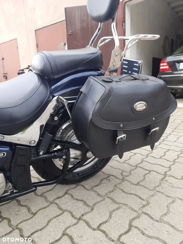 Suzuki Intruder - 18