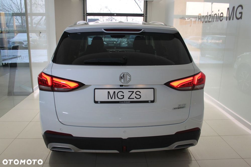 MG ZS Hybrid+ - 15