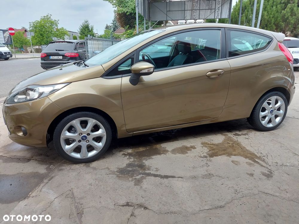 Ford Fiesta 1.4 Autom Champions Edition - 4