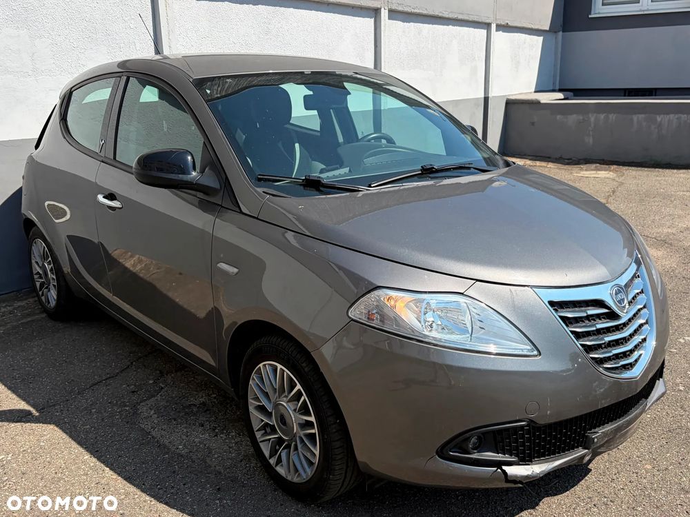 Lancia Ypsilon 1.2 8V Gold - 7
