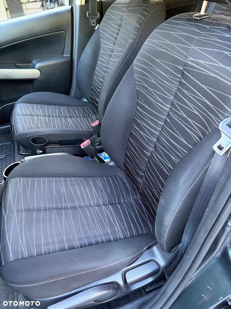 Mazda 2 - 4