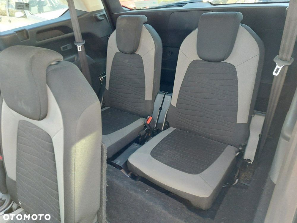 Citroën C4 Grand Picasso - 15