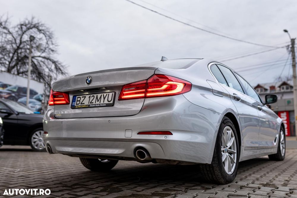 BMW Seria 5 520i Aut. Luxury Line - 15