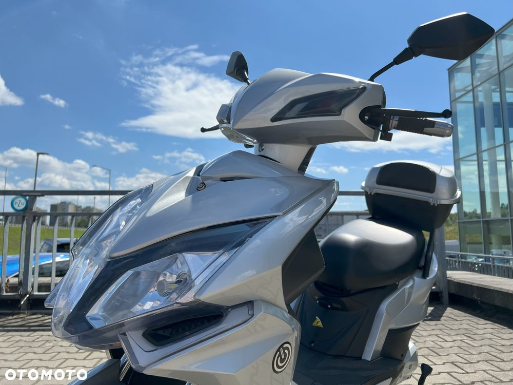 iamelectric MV Racer - 13