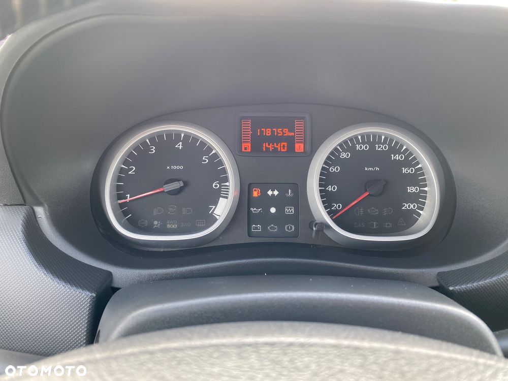 Dacia Duster 1.6 Laureate - 12