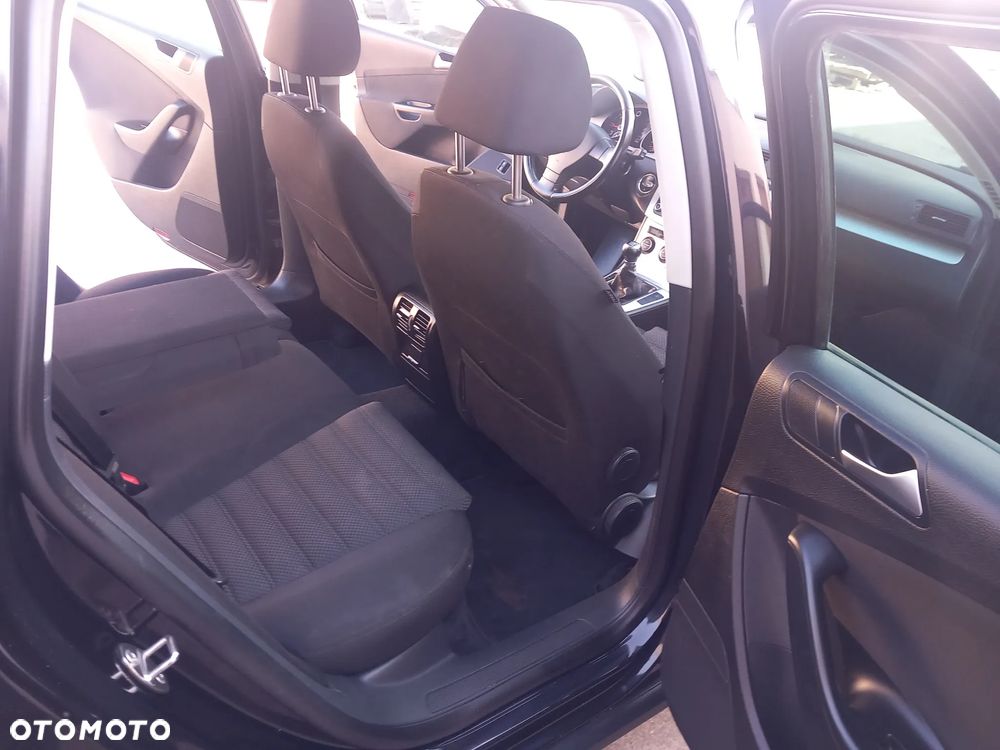 Volkswagen Passat 2.0 TDI BlueMotion Technology Comfortline - 17