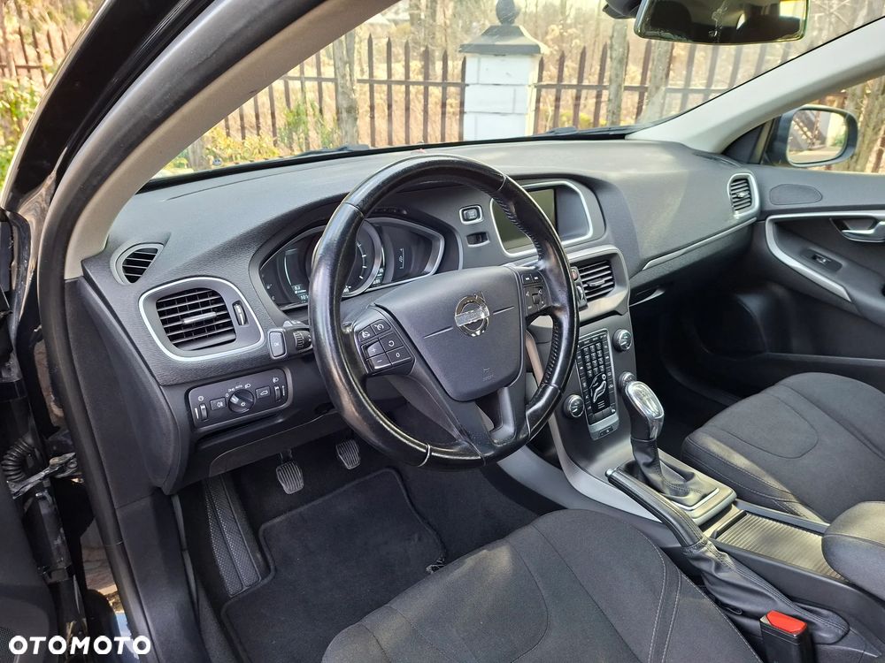 Volvo V40 - 16