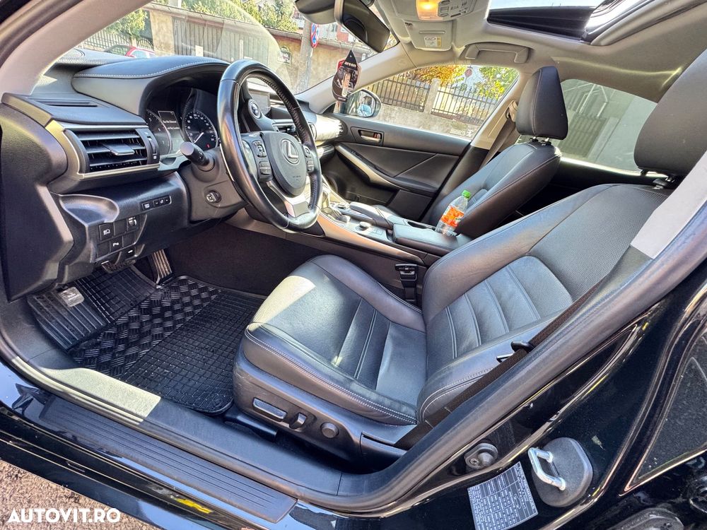 Lexus Seria IS 300h Executive - 3