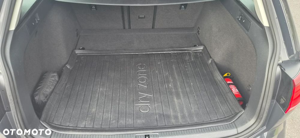 Volkswagen Golf - 21