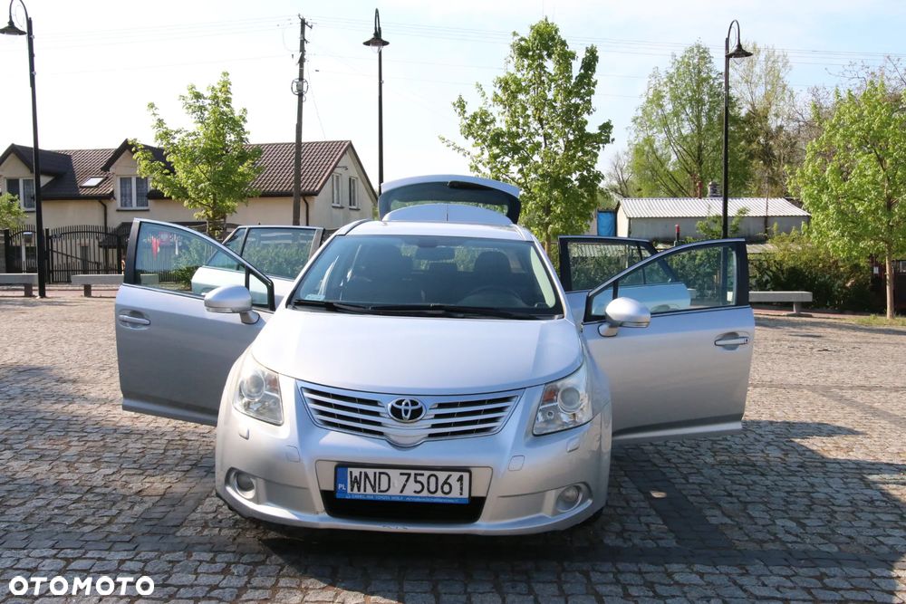 Toyota Avensis 1.8 Sol - 15