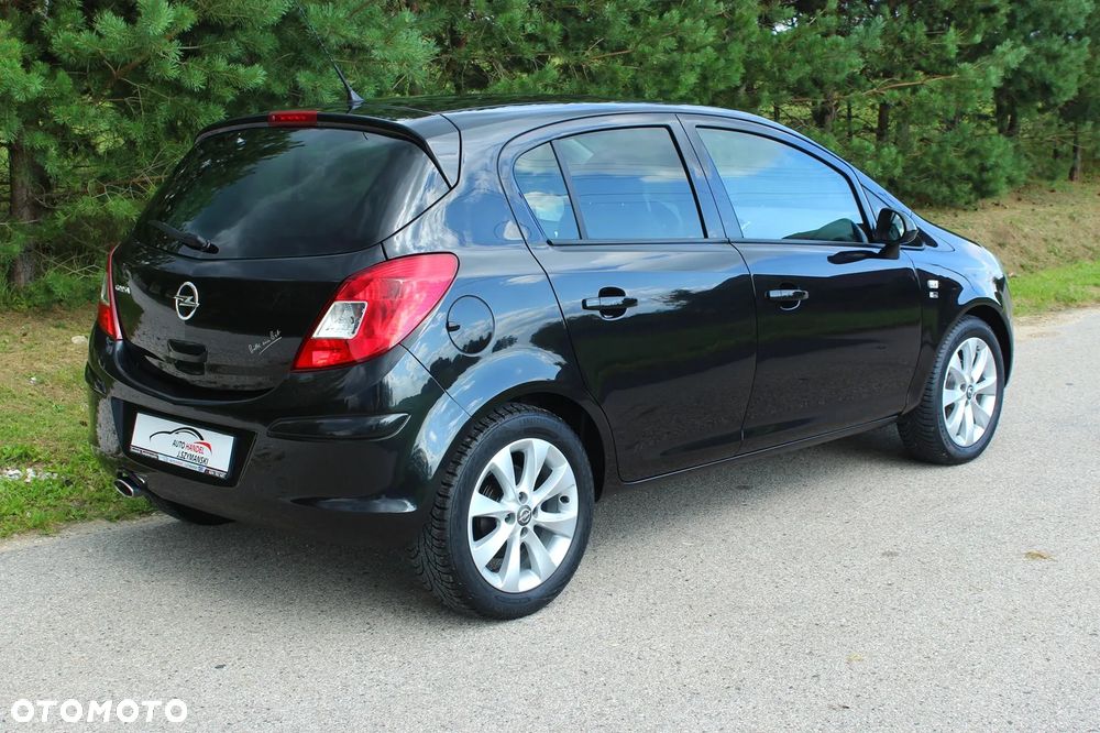 Opel Corsa 1.4 16V Innovation - 12