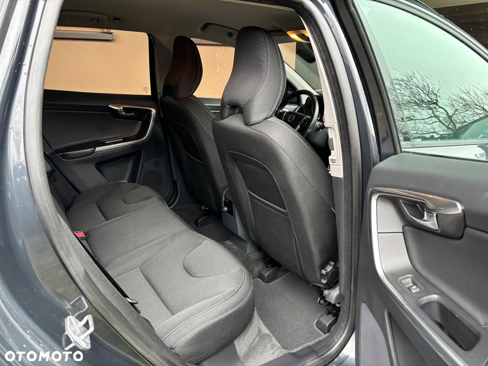 Volvo XC 60 D4 Geartronic Momentum - 22