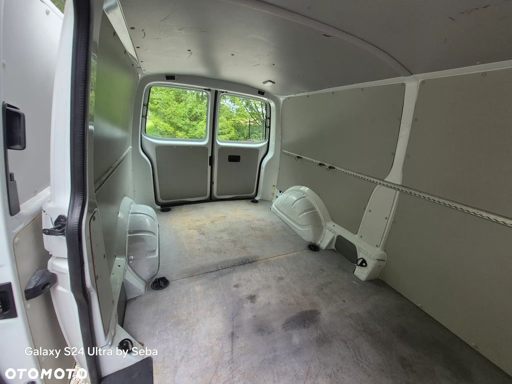 Volkswagen Transporter - 17