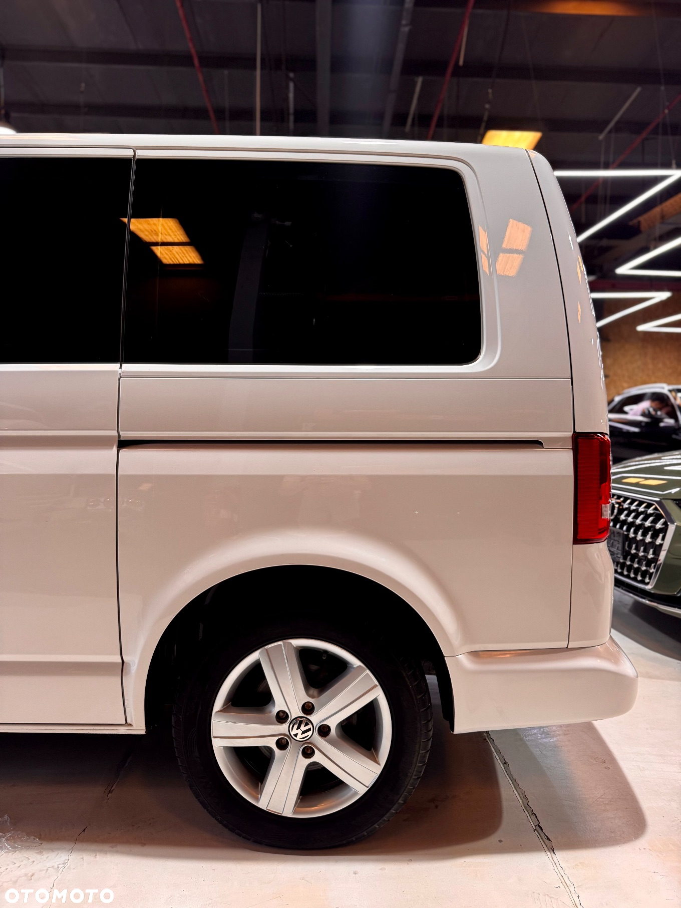 Volkswagen Multivan - 9