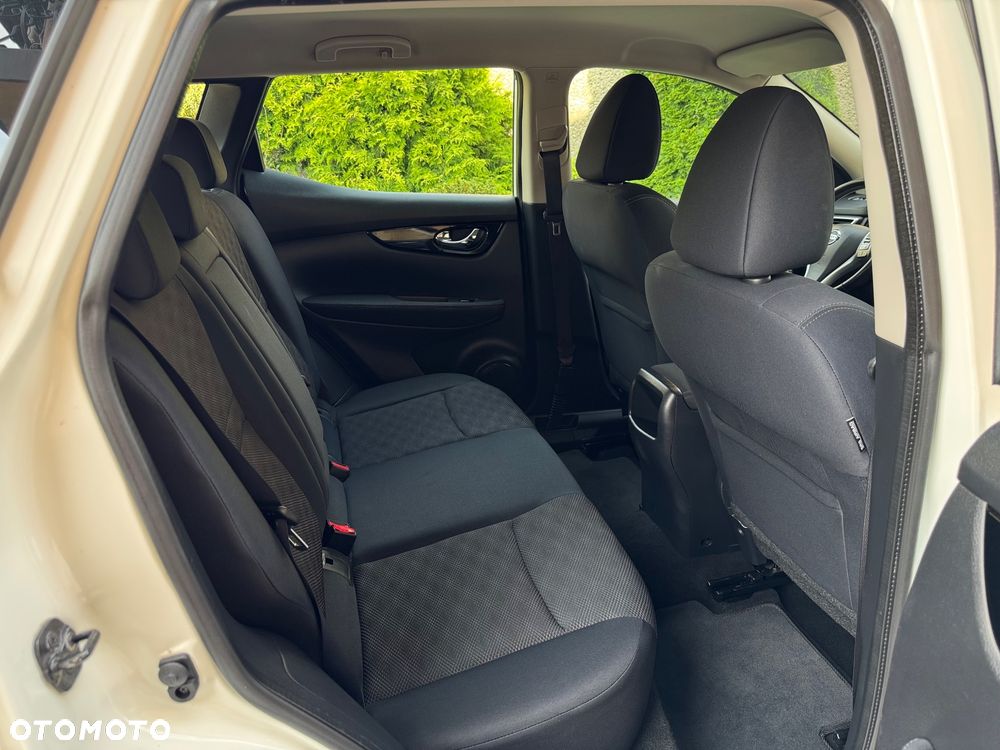 Nissan Qashqai 1.2 DIG-T N-Connecta - 28